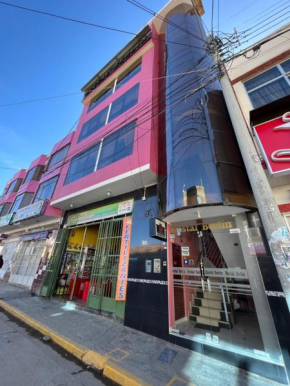 Отель Hostal Berlin  Jauja